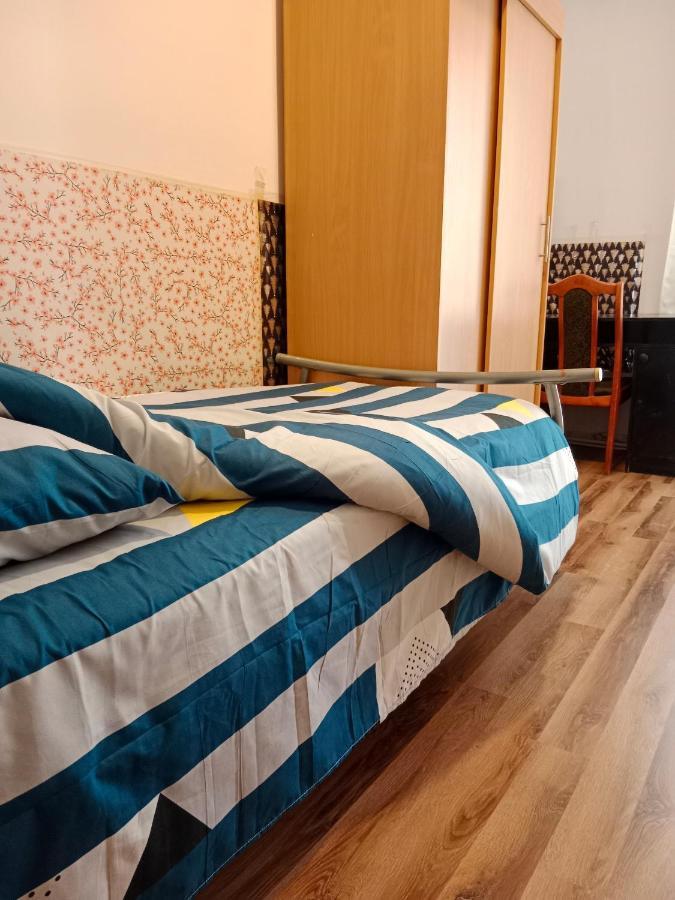 La Madriguera Bed & Breakfast Raszyn Exterior photo