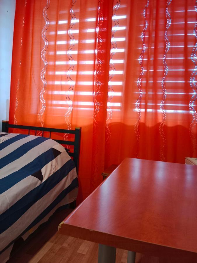 La Madriguera Bed & Breakfast Raszyn Exterior photo